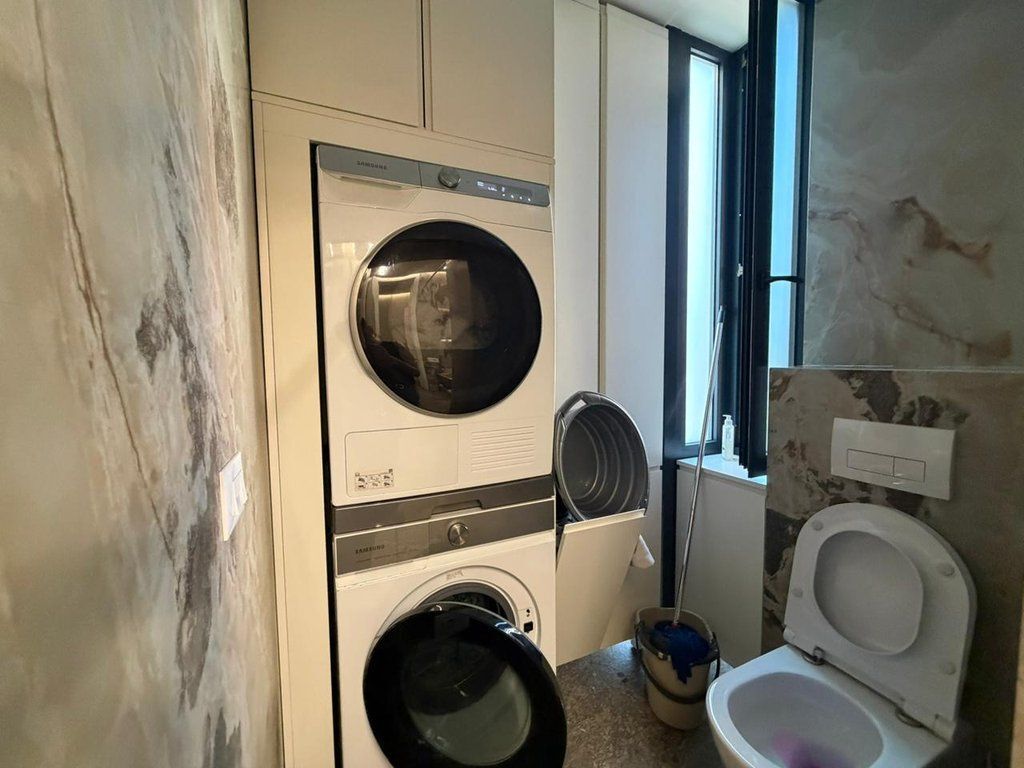 Shitet, Apartament 2+1+2, Rruga e Kavajes, Tiranë