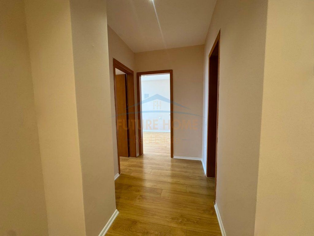 Shitet , Apartament 2+1, Ish Tregu Elektrik , Tirane .