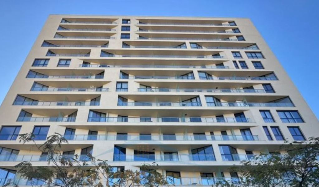 Shitet, Apartament 2+1+2, Rruga Mine Peza, Tirane. Empire71488