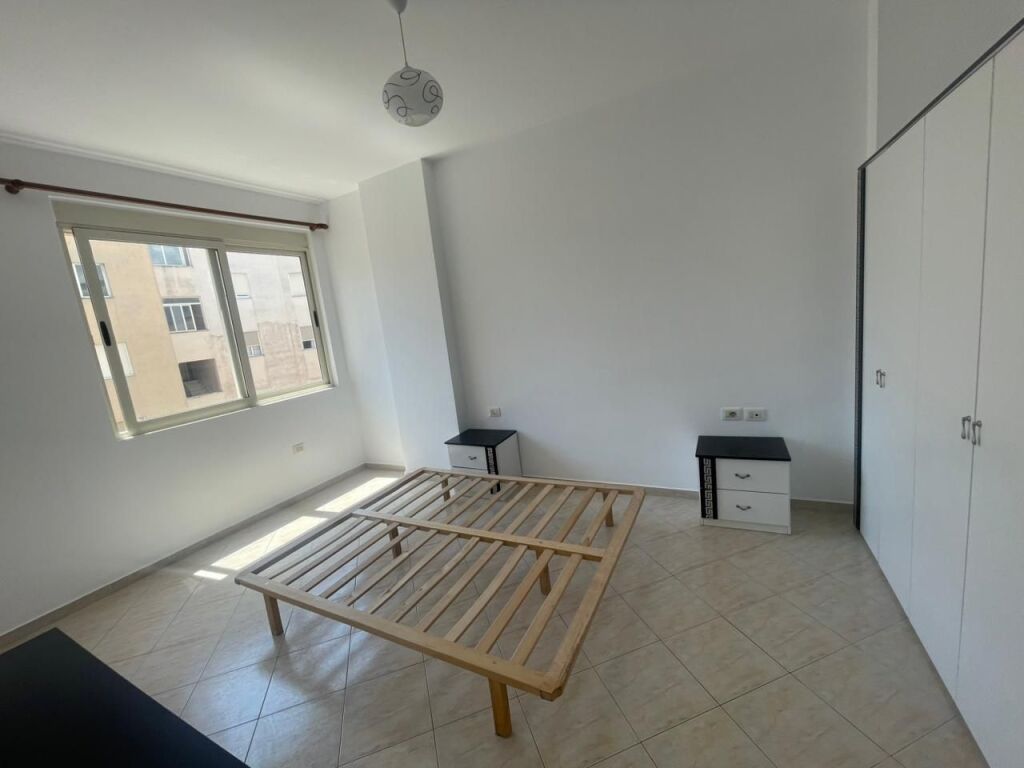 Apartament 1+1 për qira tek pasticeri Melisa ! Fresk
