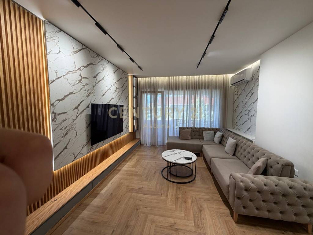 Appartamento 2+1 in Affitto – Viale Migjeni, Yzberish 600 € /Mese