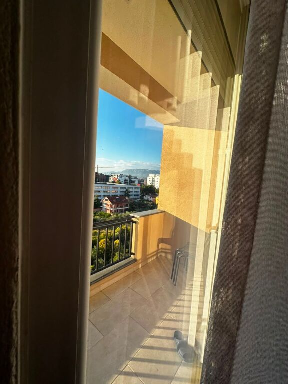 Shitet apartament 2+1