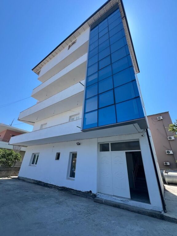 Shitet Vilë 5-Katëshe pranë Galaktikut, Durrës