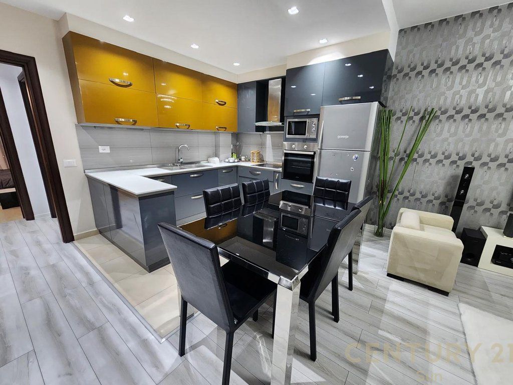 Jepet me qira apartament 2+1 në rezidencën Kodra e Diellit
