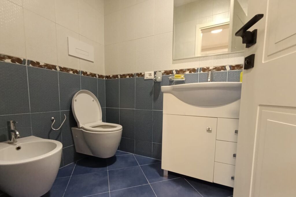Shitje | Apartament 2 + 1 | prane Shkolla e Kuqe | 187000 €