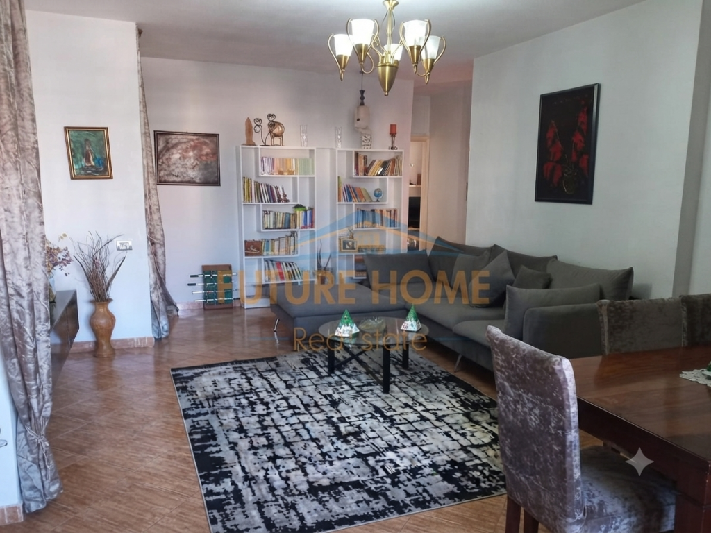 Shitet, Apartament 2+1, Rruga Dritan Hoxha, Tiranë.