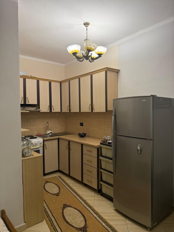 Qera | Apartament 1 + 1 | Rruga Loni Ligori | 400 €/muaj
