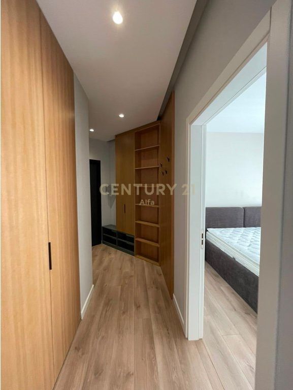 Jepet me Qira Apartament 2+1 te Liqeni i Thate! 1300 € / Muaj