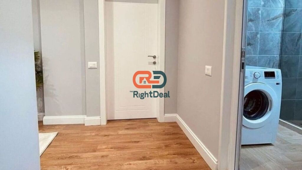 Ne Rr. Frosina Plaku, Jepet Me Qira Super Apartament 2+1, Prane Kompleksit Kontakt !!!