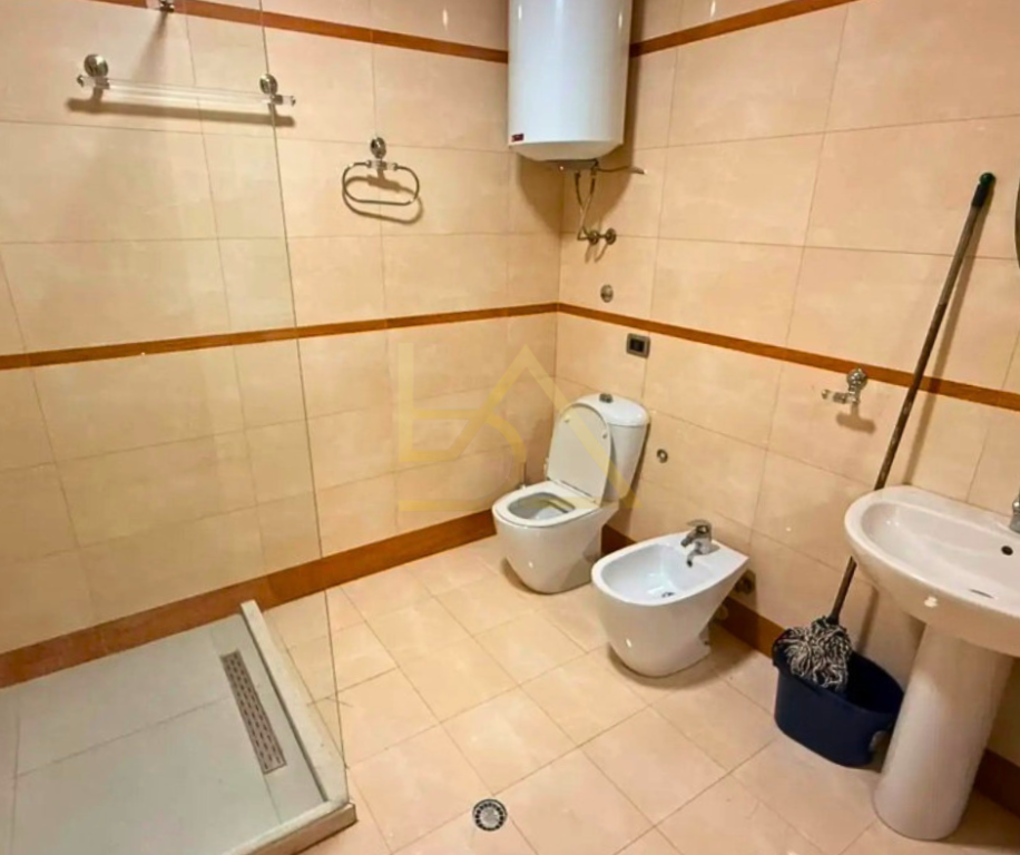 Apartament 2+1 me Qira – Arturbina, Liqeni Artificial, Tiranë