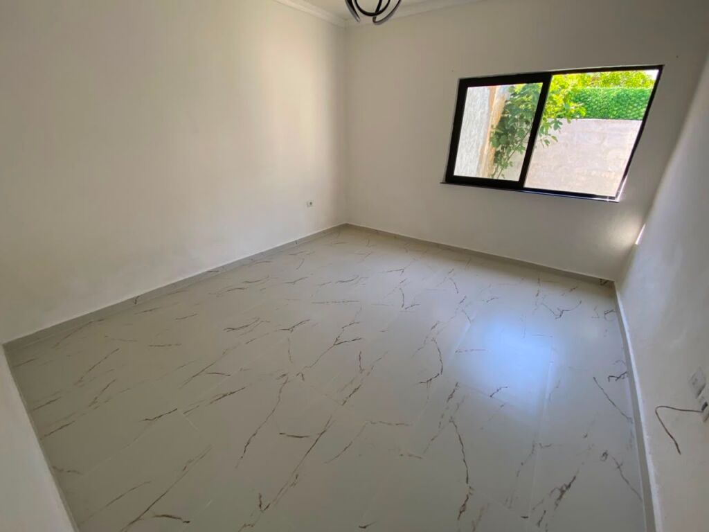 Shtepi Private afer Qendres, Durres!