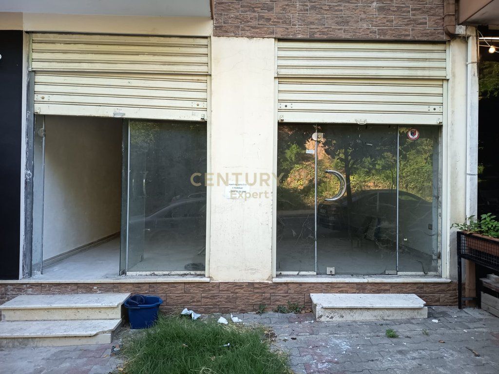 UNITÀ IN VENDITA FRONTE STRADA A FRESK