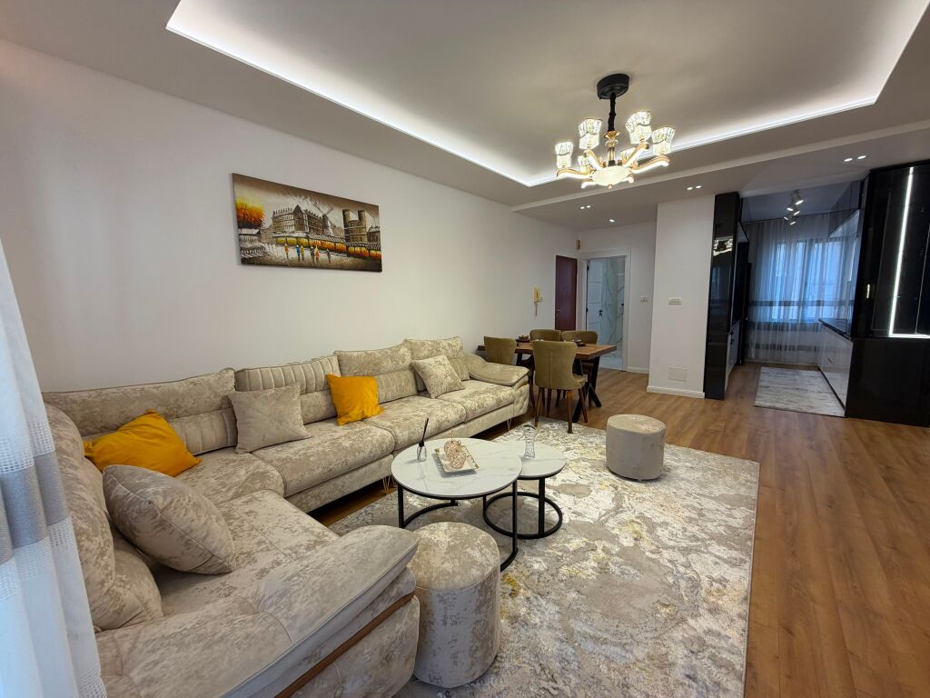 Shitet apartament 2+2+1+Bllk tek Pallati me Shigjeta
