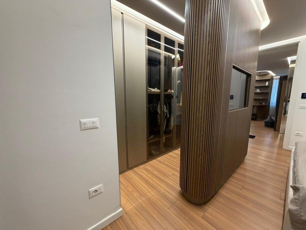 Shitet, Apartament 2+1+2, Rruga e Kavajes, Tiranë
