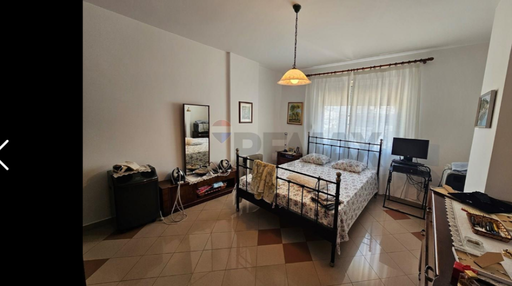 Apartament per shitje 2+1 prane Pazarit te Ri