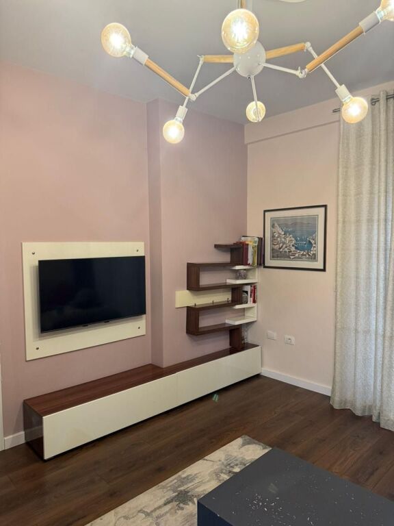 Apartament 1+1 prane Liqenit te Thate