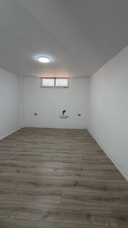 UFFICIO IN AFFITTO 130M2 EX ESPOSIZIONE 80.000 LEKE FH-82434