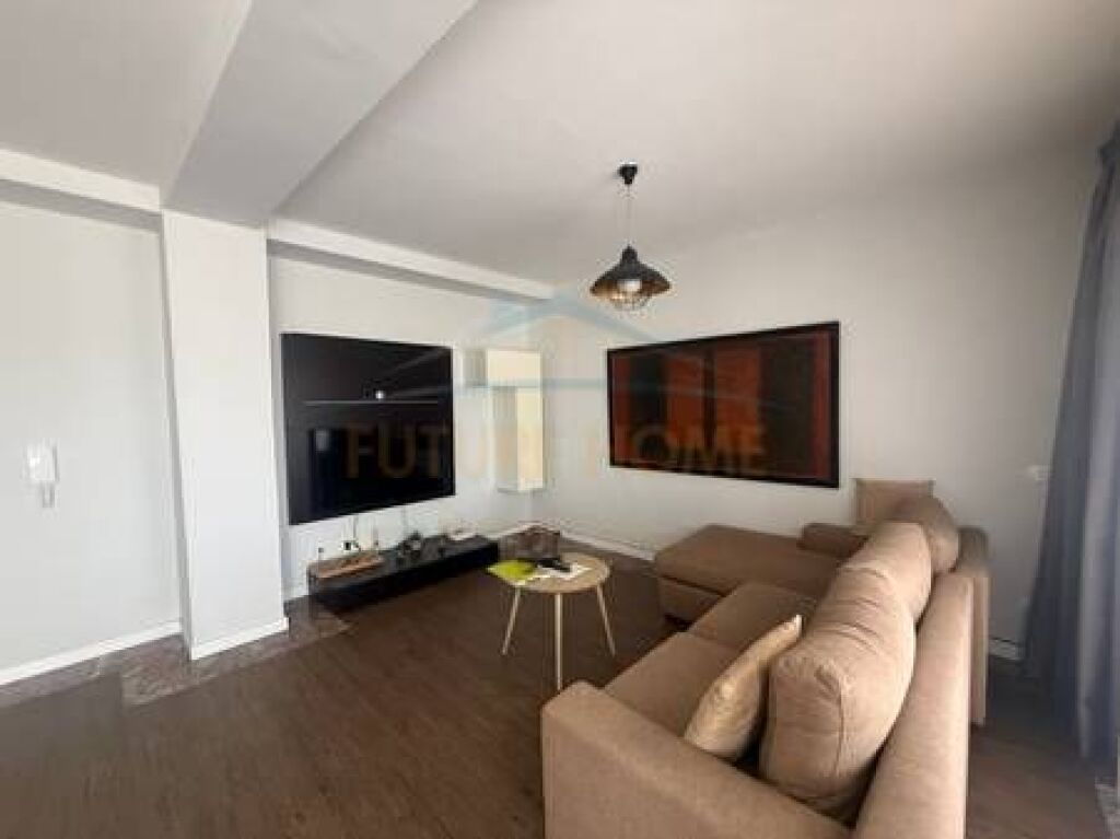 Shitet, Apartament 2+1+2, Rruga Sami Frashëri , Blloku , Tiranë