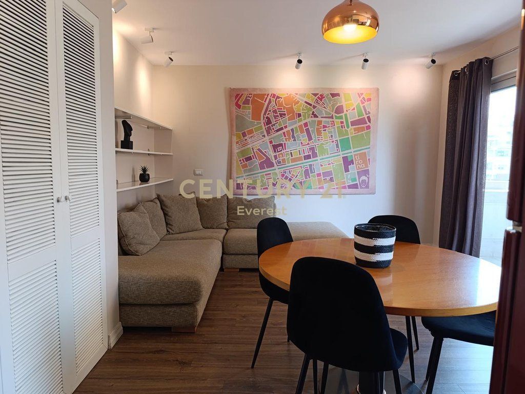 RRUGA FORTUZI, APARTAMENT 1+1 PER QIRA