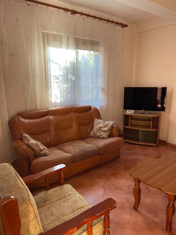 🏠Don Bosko, si affitta il primo piano di una villa, 1+1, arredato 40.000 Leke