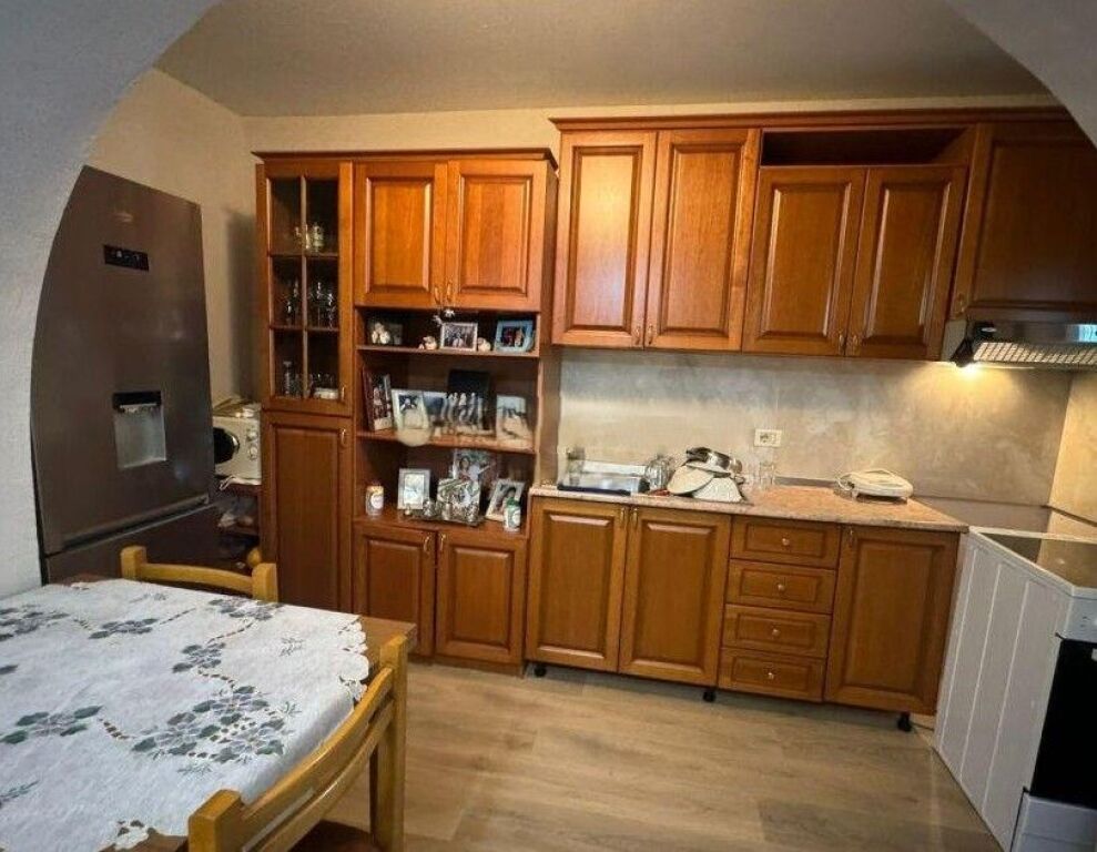 APARTAMENT 1+1 PER QIRA PRANE RRUGES ALI VISHA, QYTET STUDENTI