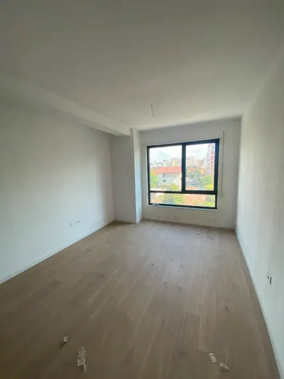 Rent | Apartament 1 + 1 | Rruga 5 Maji | 400 €/month