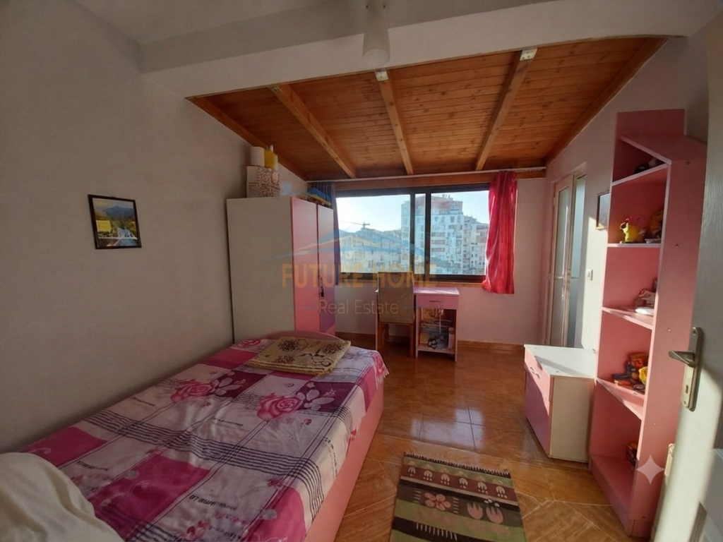 Shitet, Apartament 2+1, Rruga Dritan Hoxha, Tiranë.