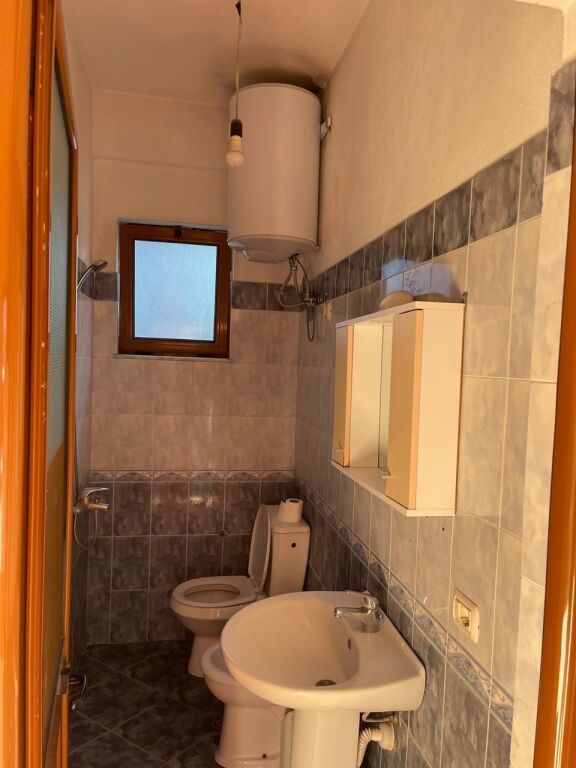 🏠Don Bosko, si affitta il primo piano di una villa, 1+1, arredato 40.000 Leke