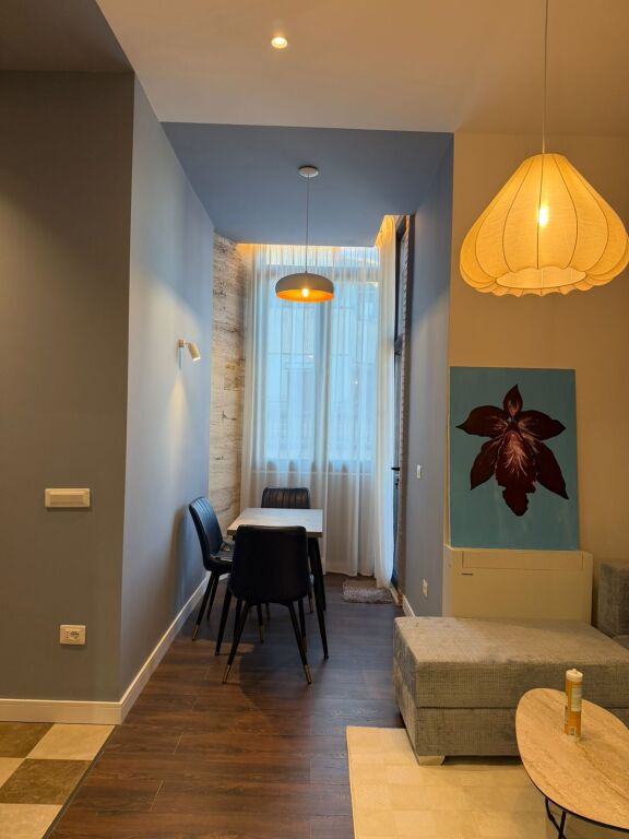 Apartament 1+1, qendër të Tiranës