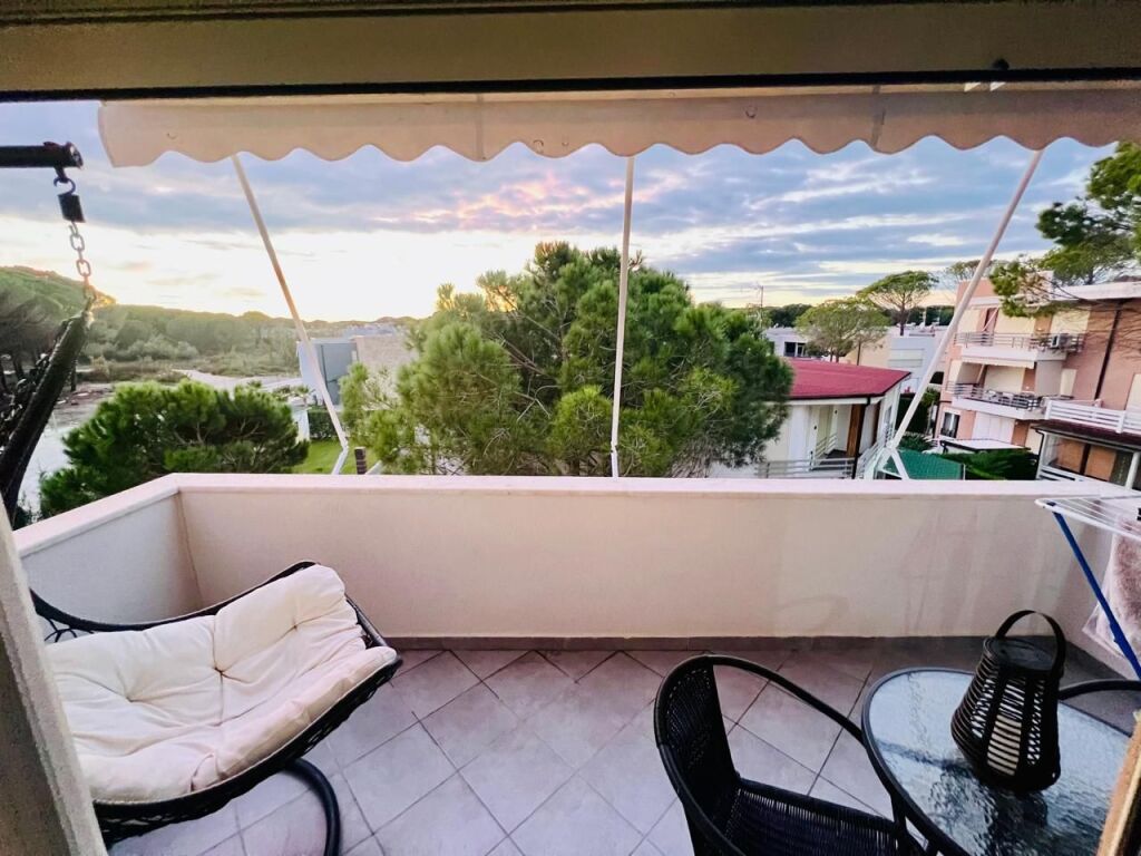🏡 SHITET APARTAMENT 2+1 – LURA 3, GJIRI I LALZIT 🌊✨📜 Me hipotekë