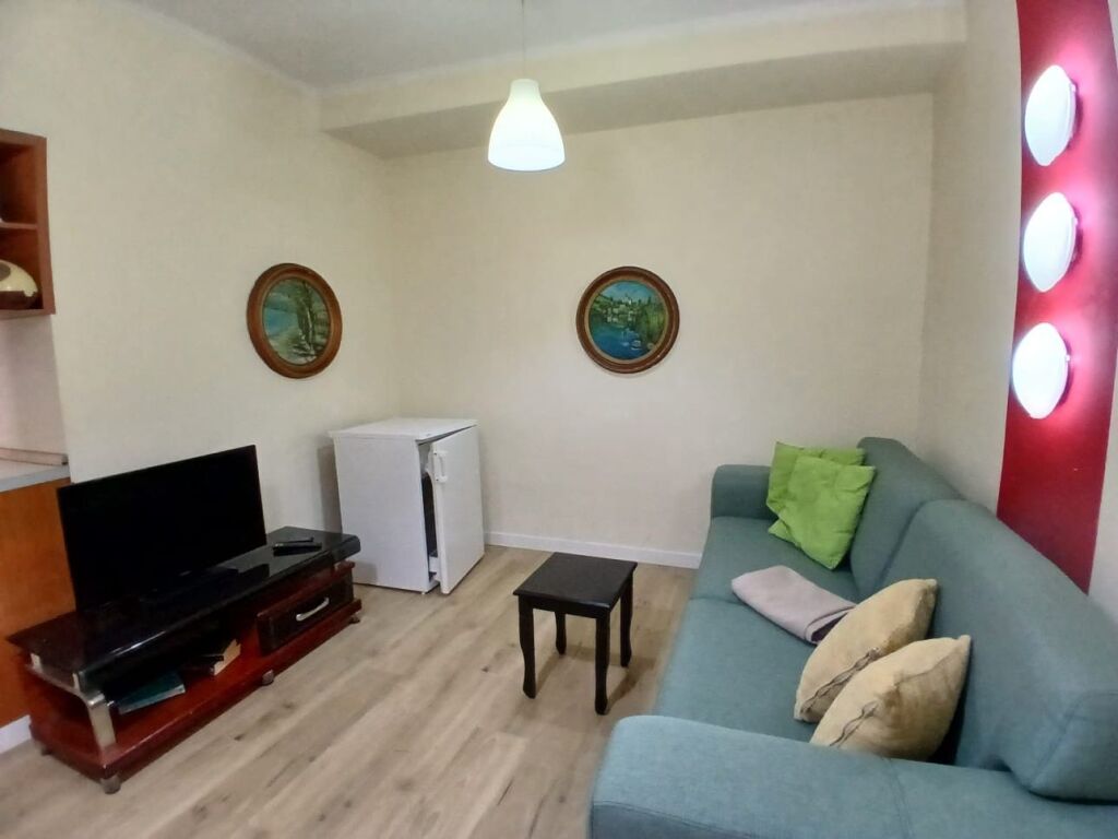 Jepet Me Qera Apartament 1+1+1 Ballkon
