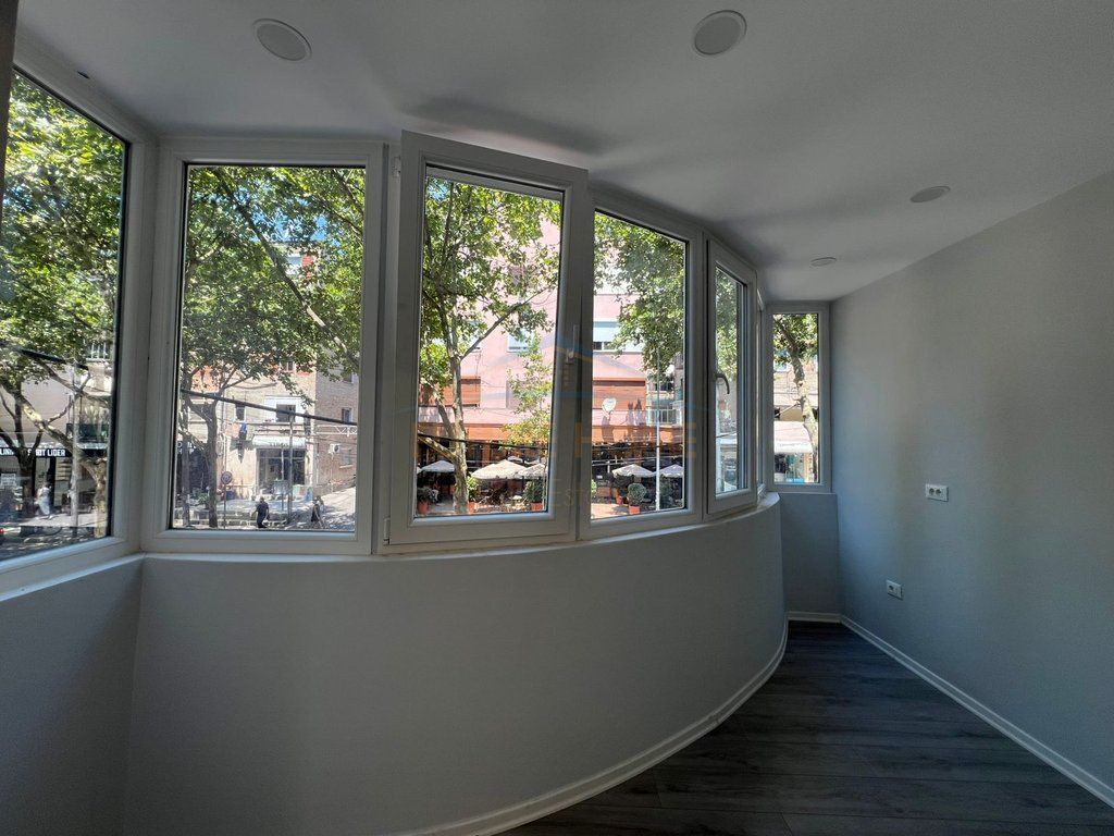 Rent,Business premises,Brryli.