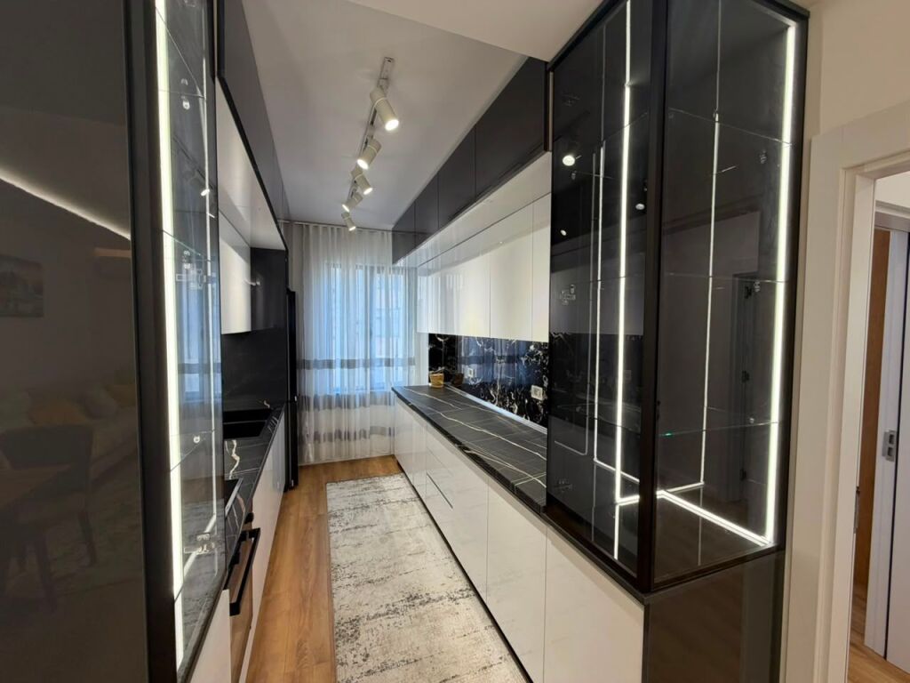 🏡 Shitet apartament 2+1+2 me ballkon  📍 Pranë Pallatit me Shigjeta💰 Çmimi: 255.000 €