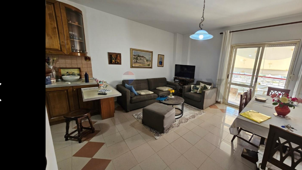 Apartament per shitje 2+1 prane Pazarit te Ri