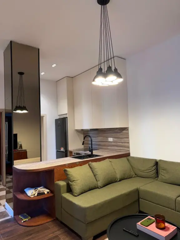 Apartament 1+1 për qira – Tek 9 Katëshet
