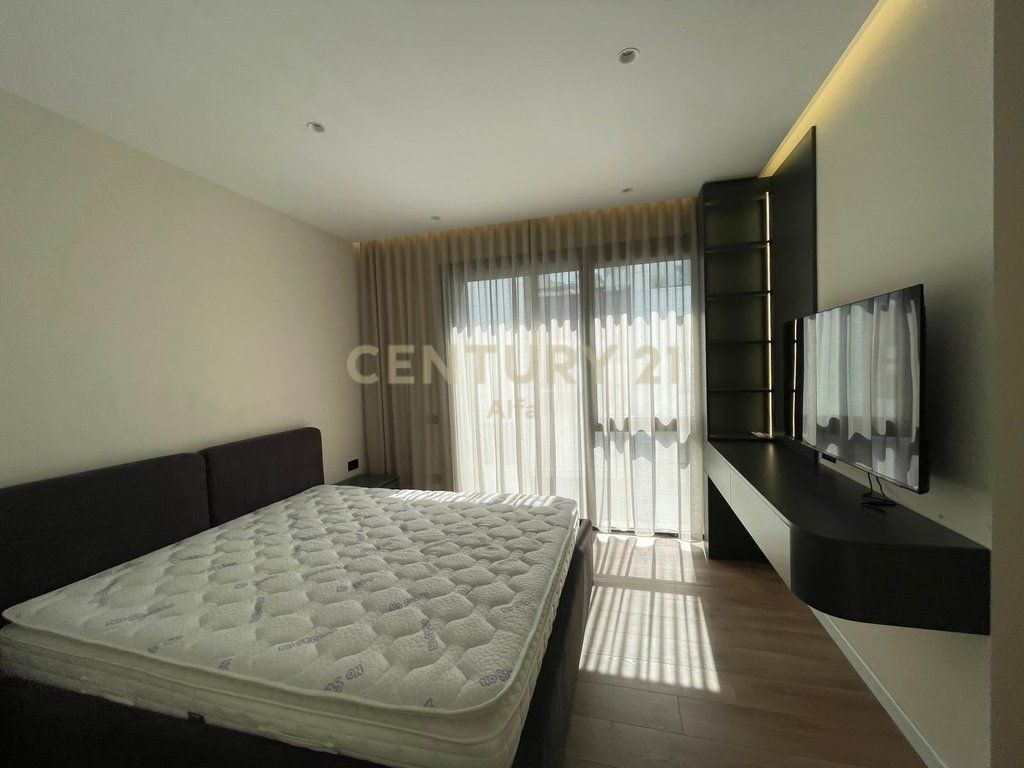 Jepet me Qira Apartament 2+1 te Liqeni i Thate! 1300 € / Muaj
