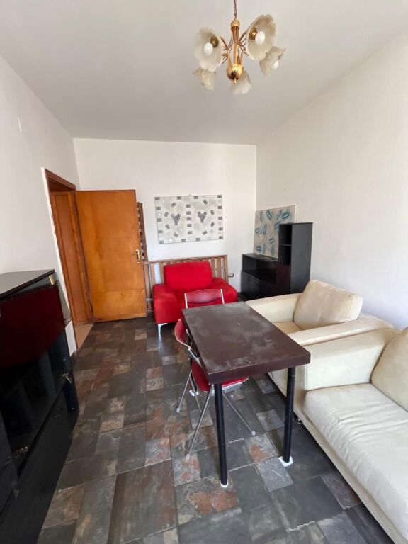 Shitet Apartament Duplex pranë Shkollës Bajram Curri
