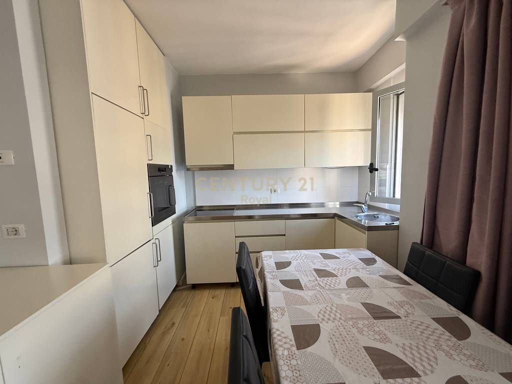 JEPET ME QIRA APARTAMENT 1+1 TE KOMPLEKSI HALILI