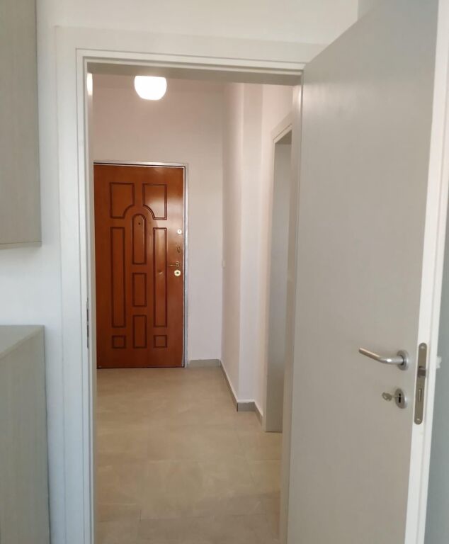 Qera | Apartament 2 + 1 | Rruga e Kavajës | 650 €/muaj