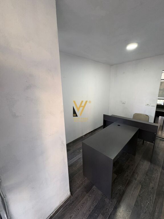 OFFICE 15 M2 FOR RENT AT KOMUNA E PARISIT 15,000 LEKE