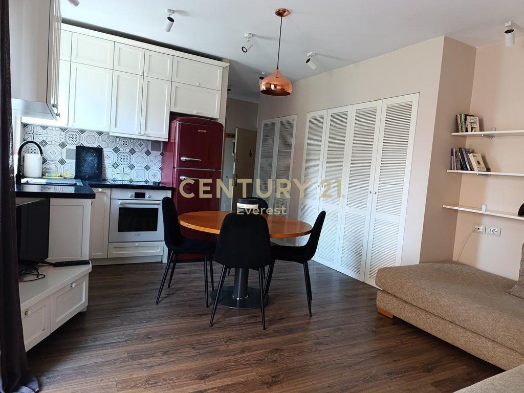 RRUGA FORTUZI, APARTAMENT 1+1 PER QIRA