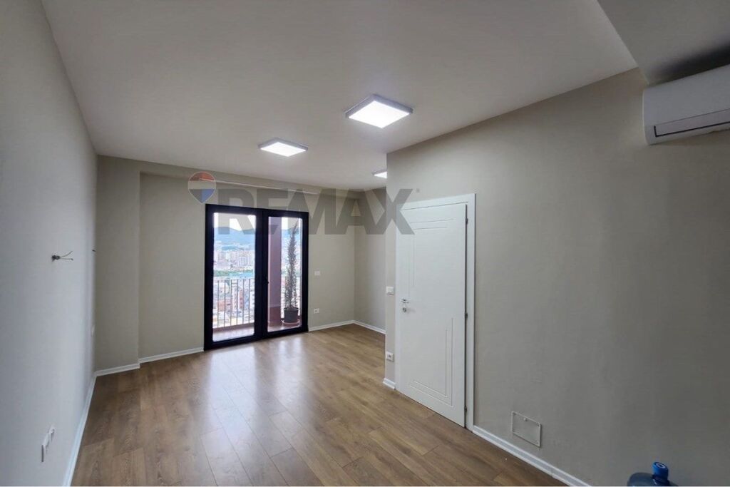 Office for Rent at Tirana Garden Building !