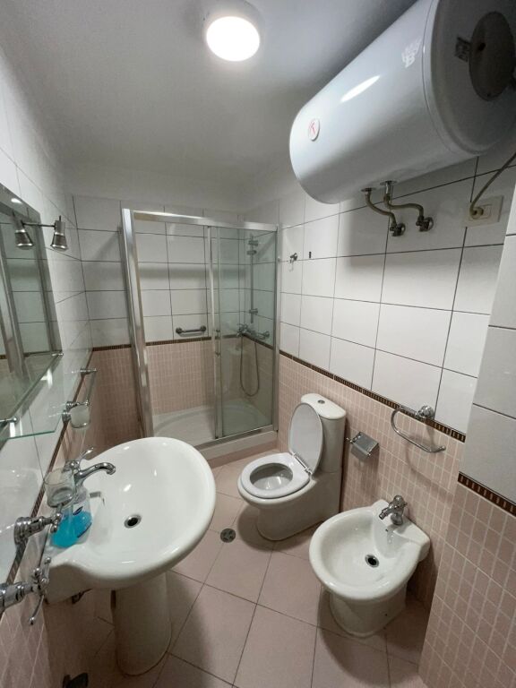 2+1 me verande kopshti zologjik,800 eueo