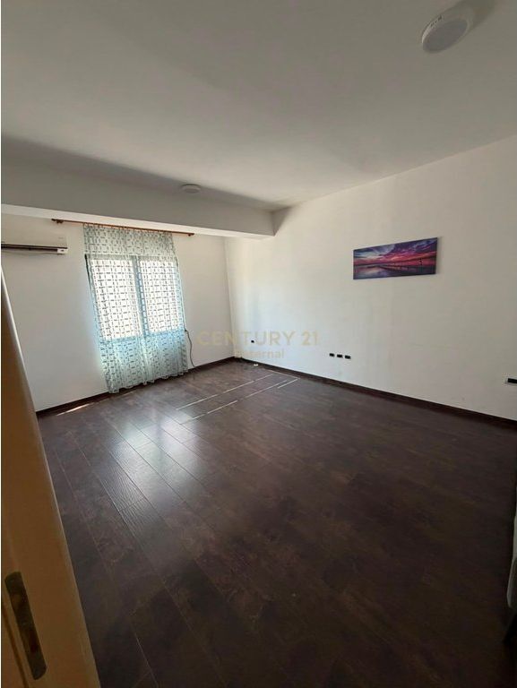 Apartament 1+1 per shitje ne zonen e Bllokut