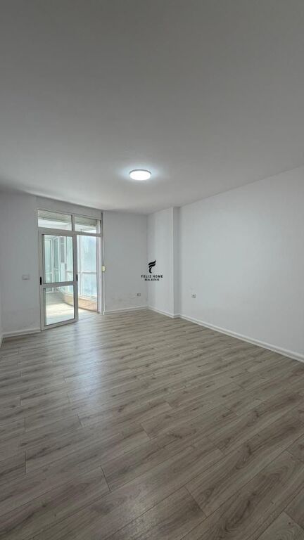 UFFICIO IN AFFITTO 130M2 EX ESPOSIZIONE 80.000 LEKE FH-82434