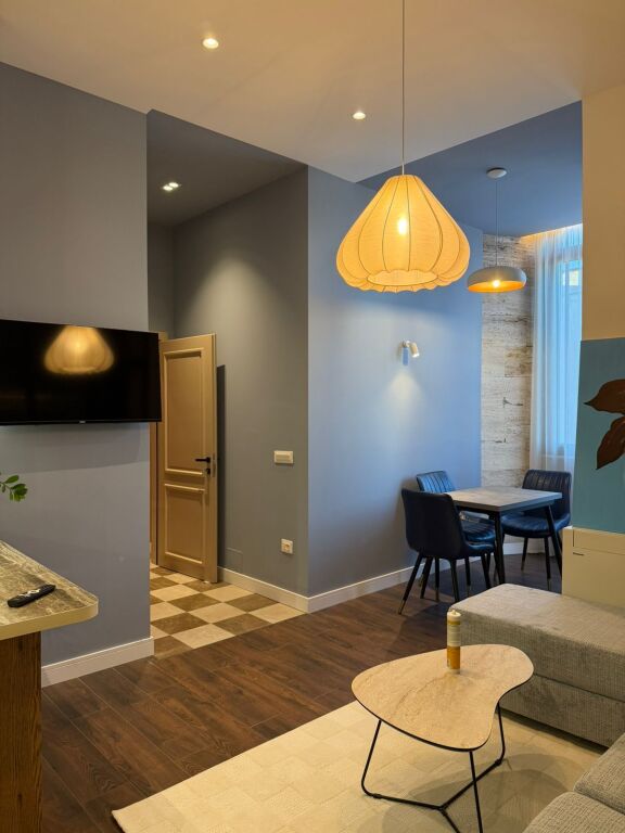 Apartament 1+1, qendër të Tiranës