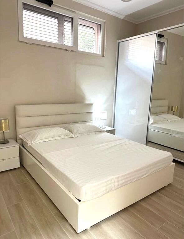 🏡 Jepet me Qira Apartament 1+1 ne Xhamllik, 500 mije leke