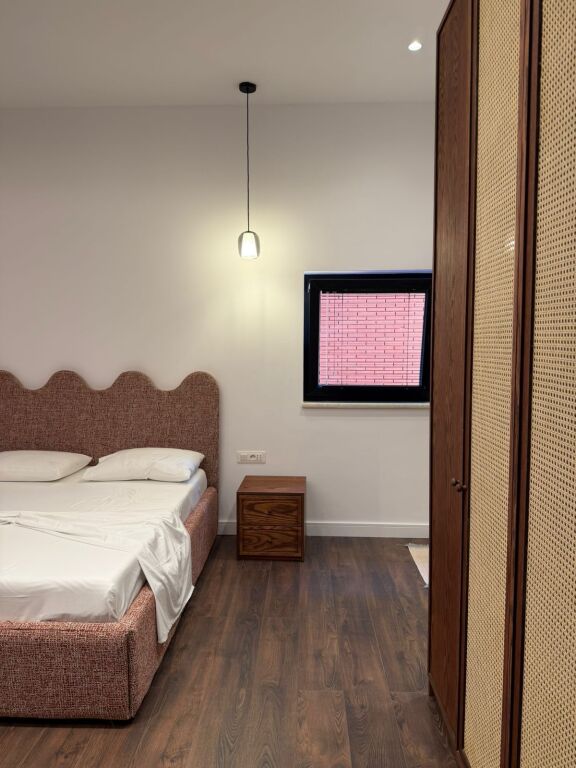 Apartament 1+1, qendër të Tiranës