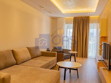A 2+1 apartment is available at Kodra e Diellit. 900 euros.