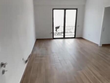 ZYRE ME QERA 125 M2 FARMACIA 10 800 EURO
